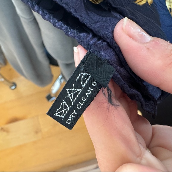 Vintage 100% Silk Gold Scarf from Italy - Picture 4 of 4